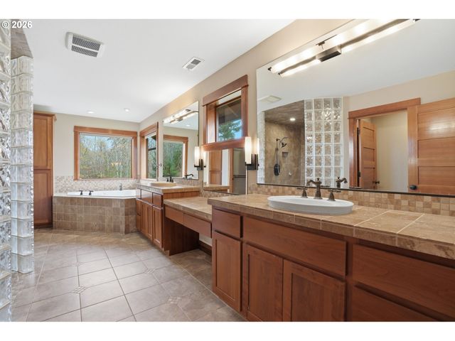 1803 N WOODBURN Rd, Washougal, WA 98671