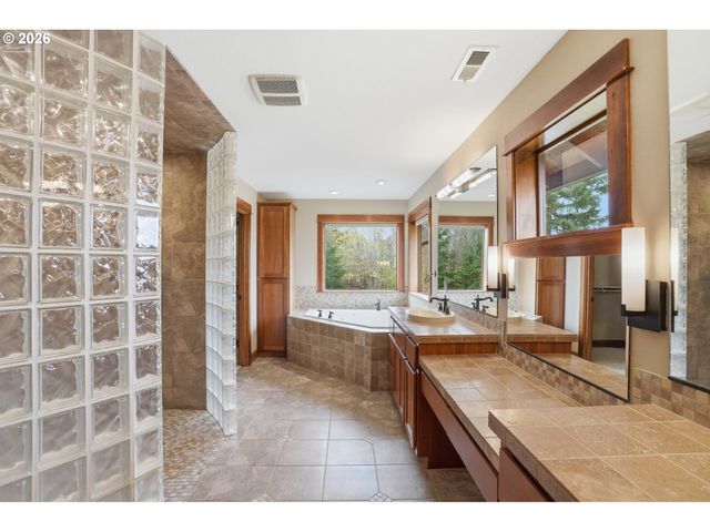 1803 N WOODBURN Rd, Washougal, WA 98671