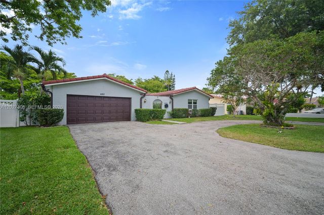 4180 NW 103rd Dr, Coral Springs, FL 33065