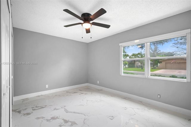 4180 NW 103rd Dr, Coral Springs, FL 33065