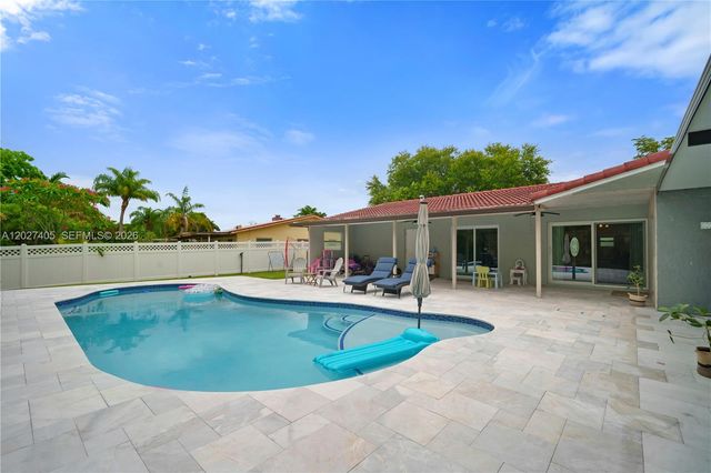 4180 NW 103rd Dr, Coral Springs, FL 33065