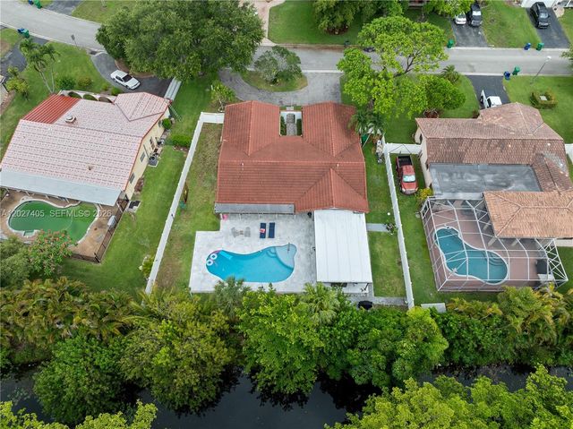 4180 NW 103rd Dr, Coral Springs, FL 33065