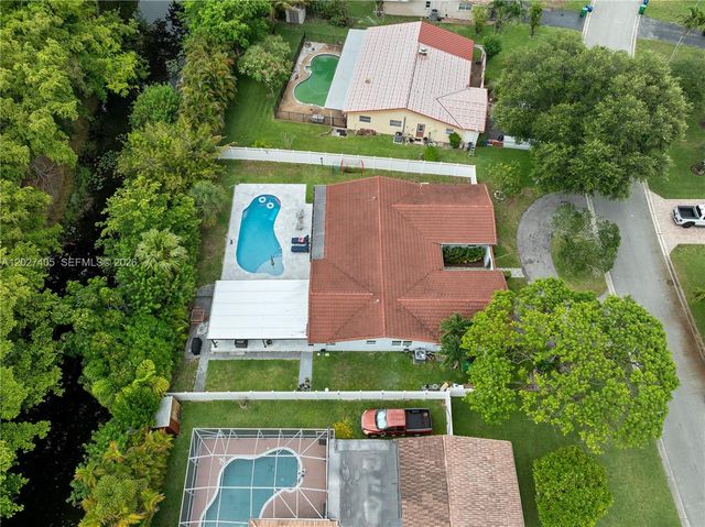 4180 NW 103rd Dr, Coral Springs, FL 33065