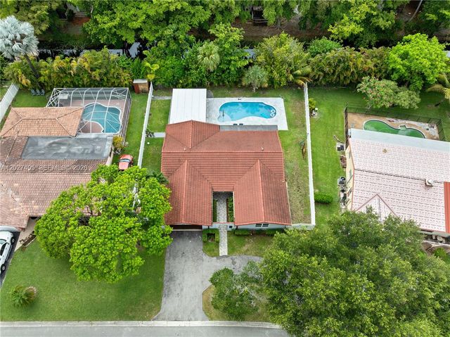 4180 NW 103rd Dr, Coral Springs, FL 33065