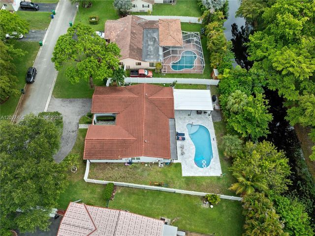 4180 NW 103rd Dr, Coral Springs, FL 33065