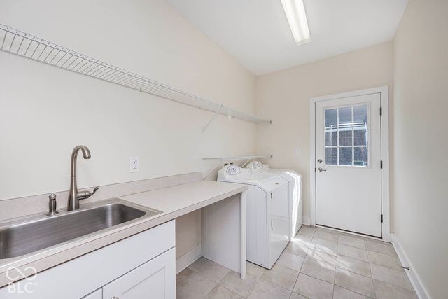 6562 W May Apple Drive, Mccordsville, IN 46055