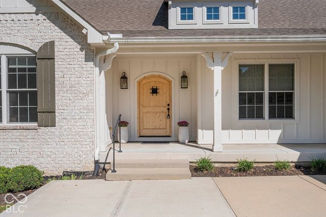 6562 W May Apple Drive, Mccordsville, IN 46055