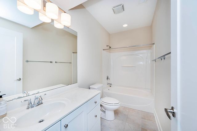 6562 W May Apple Drive, Mccordsville, IN 46055