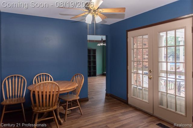40438 Page Drive, Sterling Heights, MI 48313