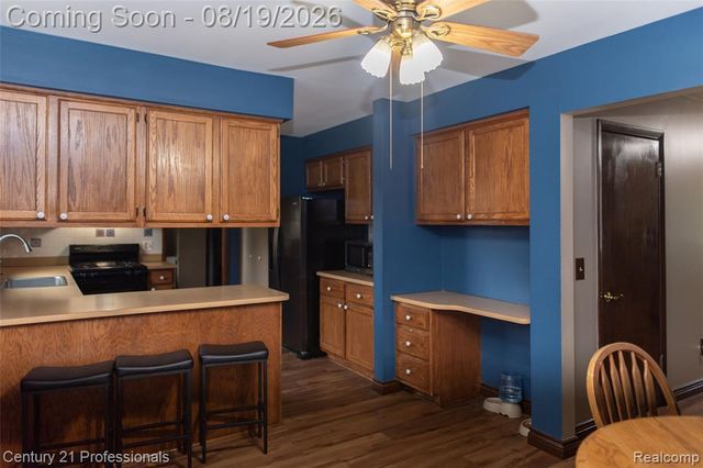 40438 Page Drive, Sterling Heights, MI 48313