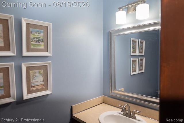 40438 Page Drive, Sterling Heights, MI 48313