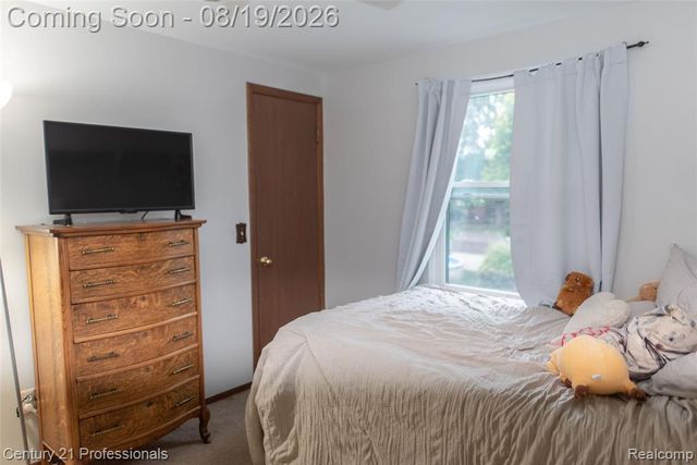 40438 Page Drive, Sterling Heights, MI 48313