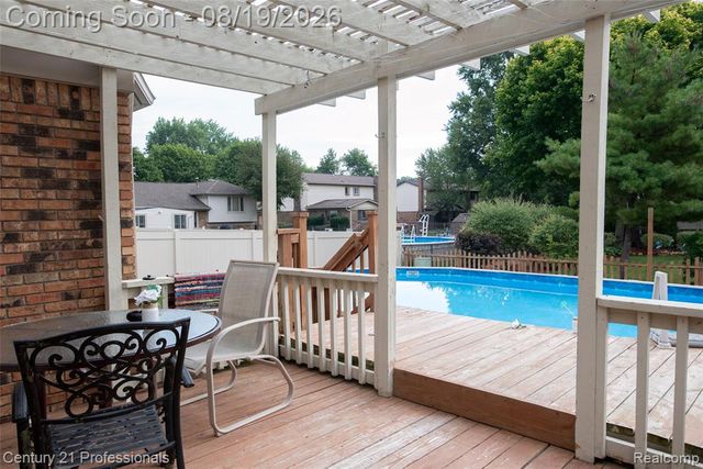 40438 Page Drive, Sterling Heights, MI 48313