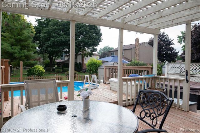 40438 Page Drive, Sterling Heights, MI 48313