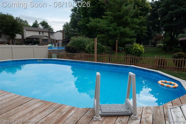40438 Page Drive, Sterling Heights, MI 48313