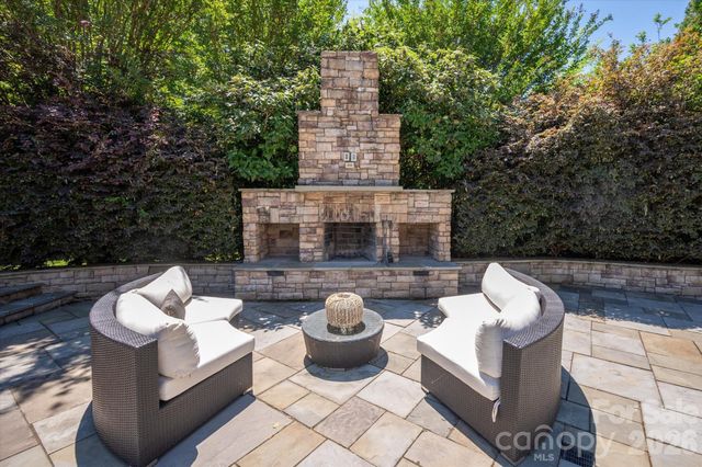 12509 Pine Valley Club Drive, Charlotte, NC 28277