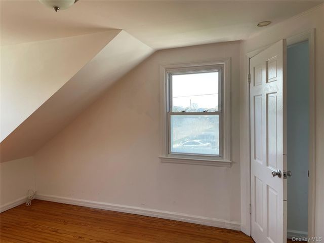 10 Mckinley B, Lindenhurst, NY 11757