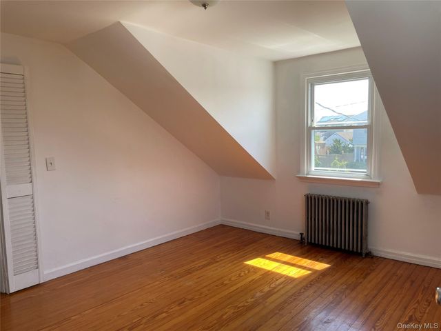 10 Mckinley B, Lindenhurst, NY 11757