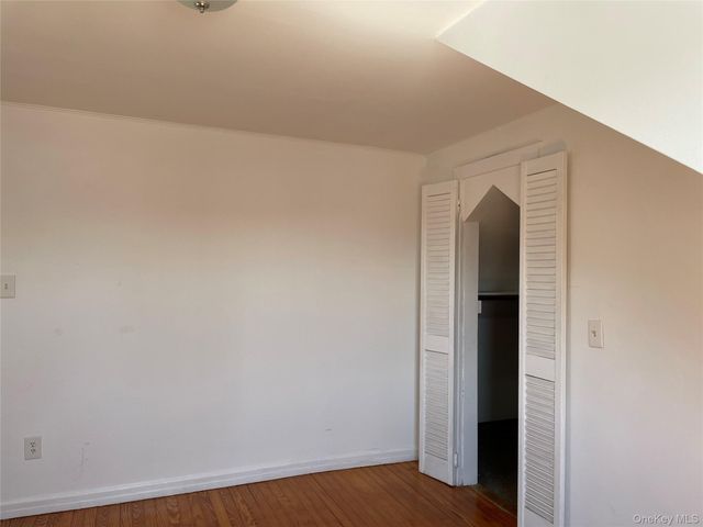 10 Mckinley B, Lindenhurst, NY 11757