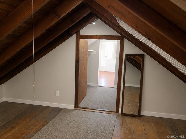 10 Mckinley B, Lindenhurst, NY 11757