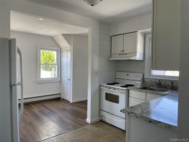 10 Mckinley B, Lindenhurst, NY 11757