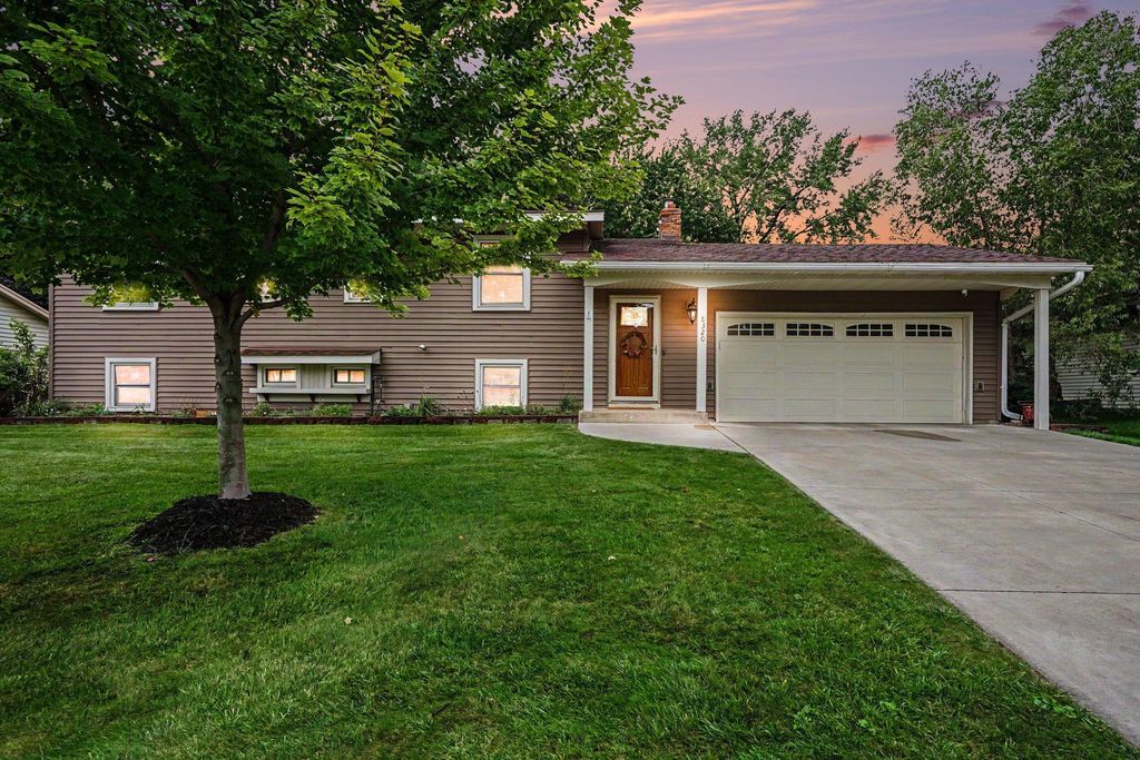 8320 Isle Avenue S, Cottage Grove, MN 55016 — exterior