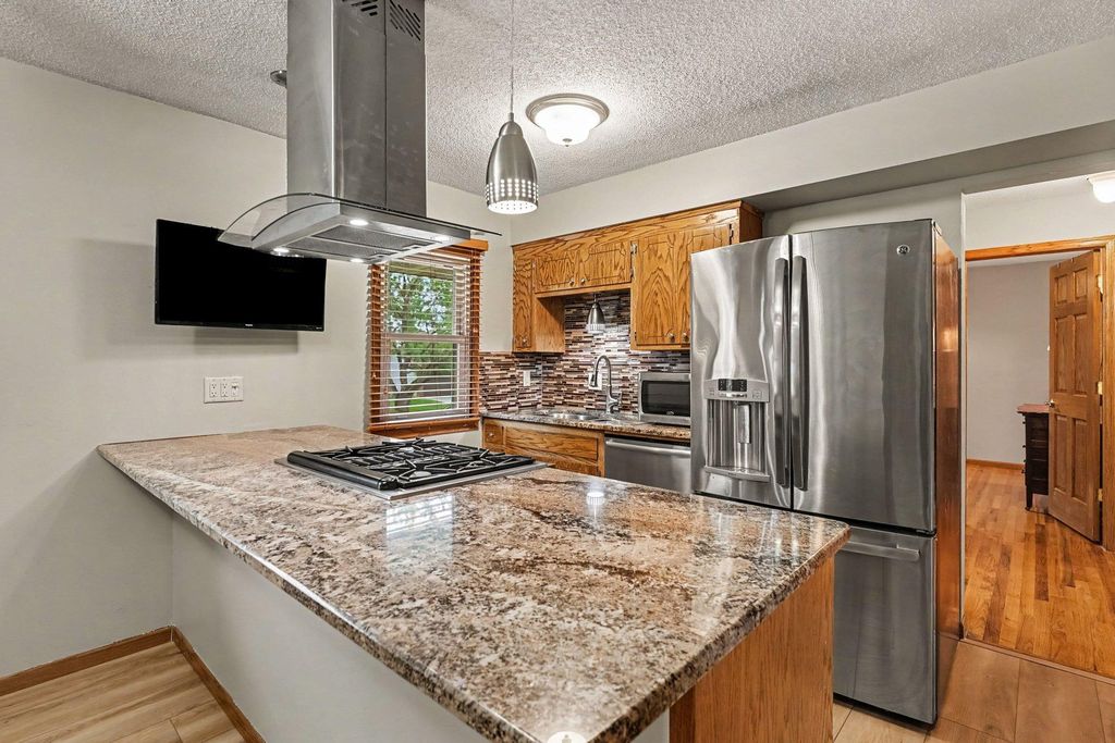 8320 Isle Avenue S, Cottage Grove, MN 55016 — photo 4
