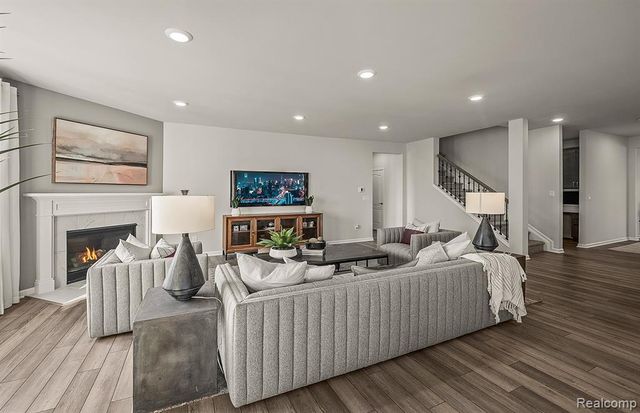 690 Gretchen Lane, Saline, MI 48176