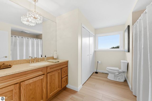 3800 N 13 Road, Mesick, MI 49668