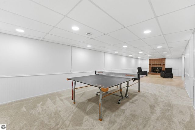 3800 N 13 Road, Mesick, MI 49668