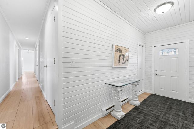 3800 N 13 Road, Mesick, MI 49668