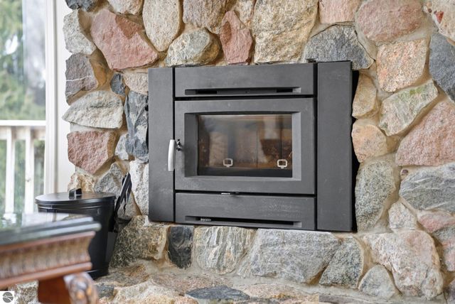 3800 N 13 Road, Mesick, MI 49668