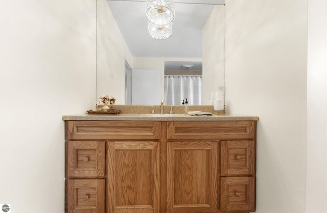 3800 N 13 Road, Mesick, MI 49668