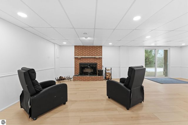 3800 N 13 Road, Mesick, MI 49668