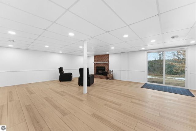 3800 N 13 Road, Mesick, MI 49668