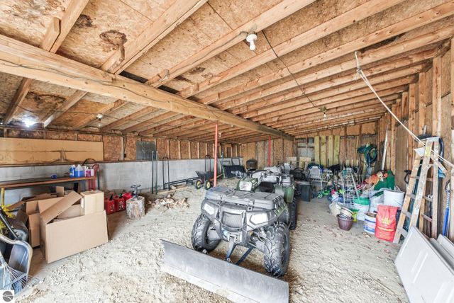 3800 N 13 Road, Mesick, MI 49668