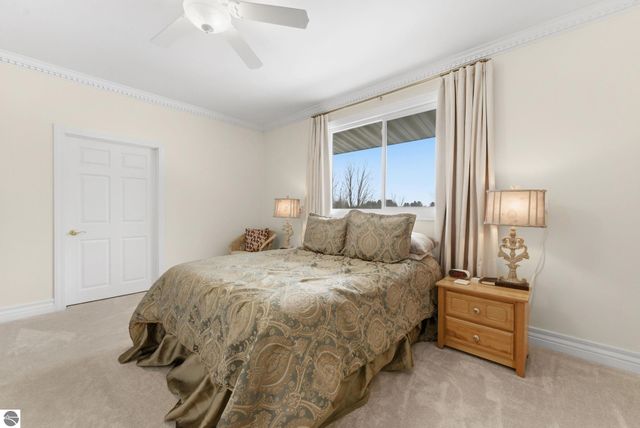 3800 N 13 Road, Mesick, MI 49668