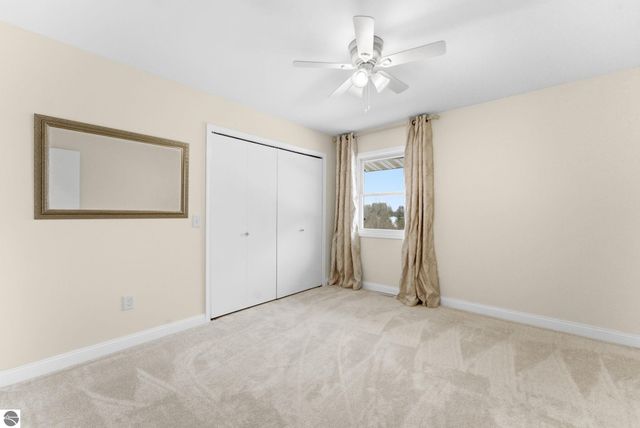 3800 N 13 Road, Mesick, MI 49668