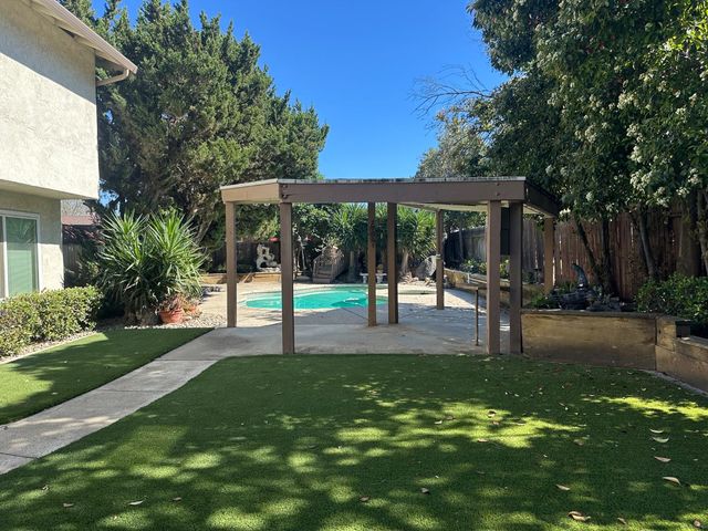 700 Kinshire Way, Patterson, CA 95363