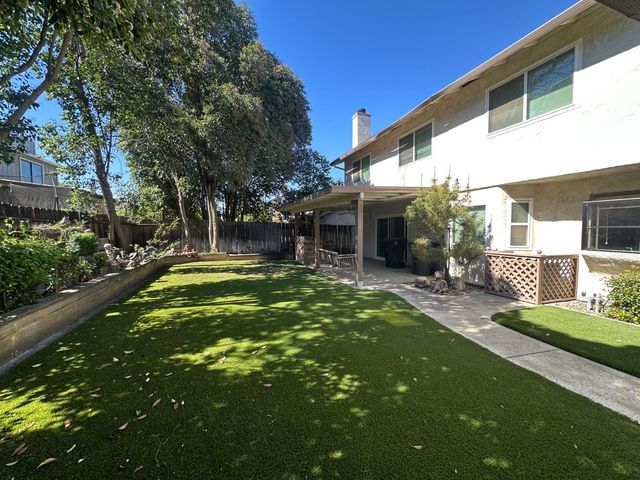 700 Kinshire Way, Patterson, CA 95363