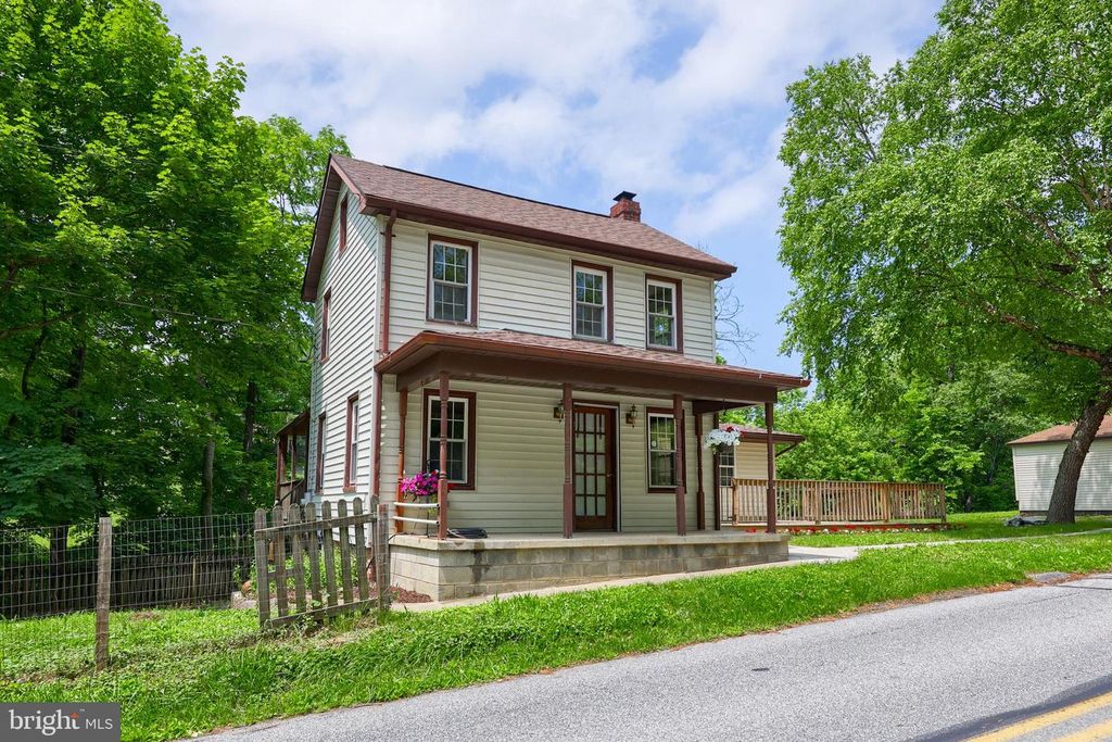 1160 CANADOCHLY RD, York, PA 17406