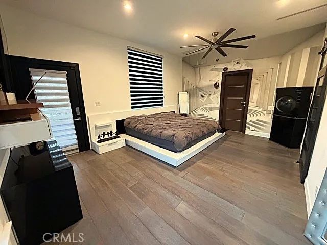 9987 Reevesbury, Los Angeles, CA 90210
