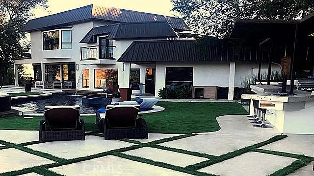 9987 Reevesbury, Los Angeles, CA 90210