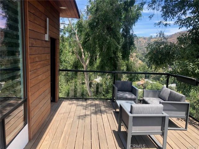 9987 Reevesbury, Los Angeles, CA 90210