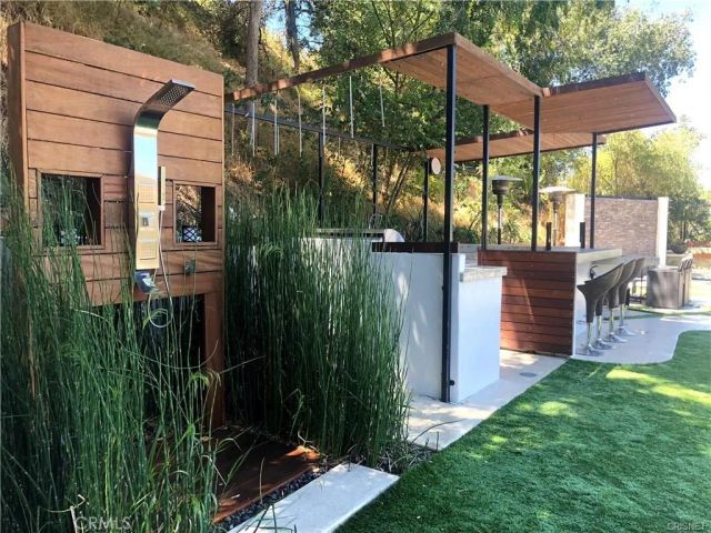 9987 Reevesbury, Los Angeles, CA 90210