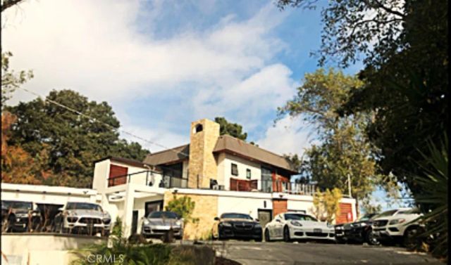 9987 Reevesbury, Los Angeles, CA 90210