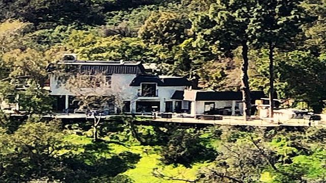 9987 Reevesbury, Los Angeles, CA 90210