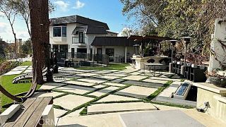 9987 Reevesbury, Los Angeles, CA 90210