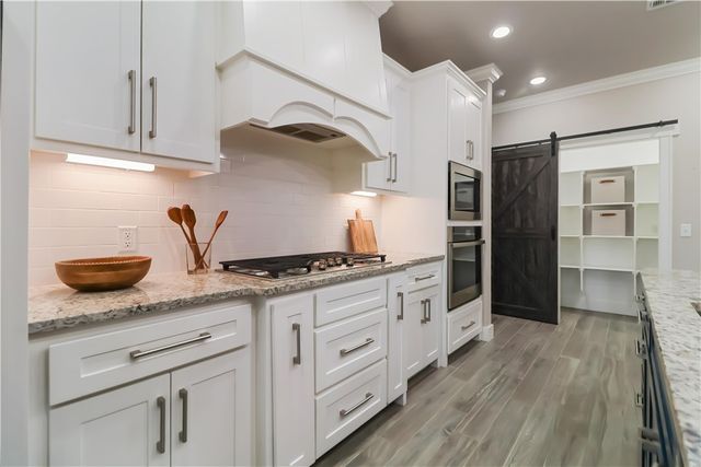 2002 Riverstone Drive, Fayetteville, AR 72701