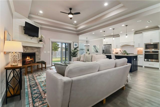 2002 Riverstone Drive, Fayetteville, AR 72701